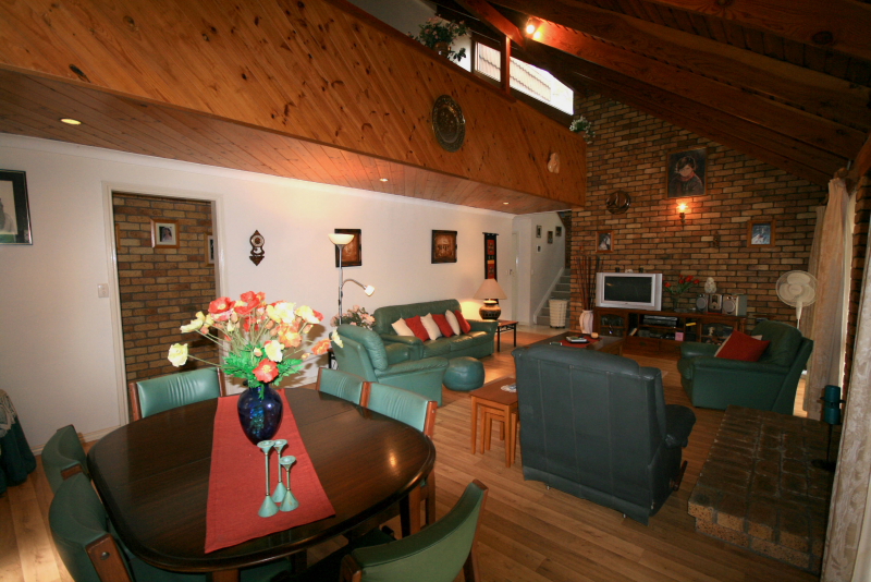 THE OWNERS HAVE DECIDED TO TRAVEL.. Picture 3