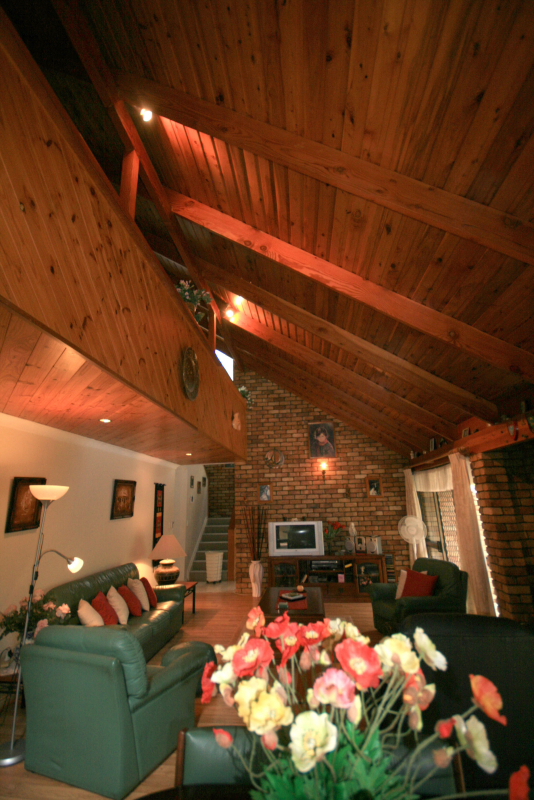 THE OWNERS HAVE DECIDED TO TRAVEL.. Picture 1