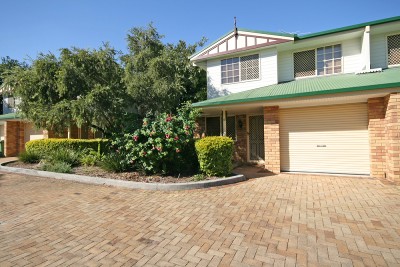 WALK TO THE HYPERDOME Picture