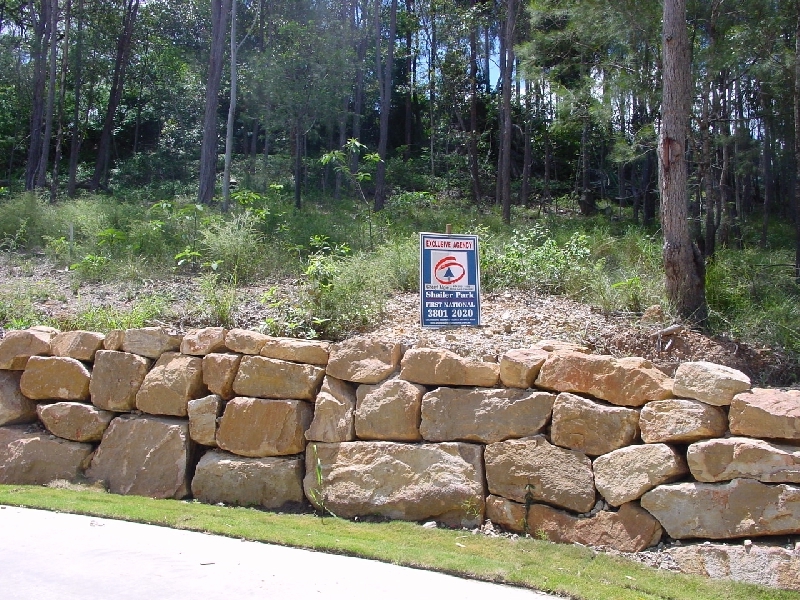 IMAGINE YOUR HOME ON THIS BLOCK.....! Picture 2