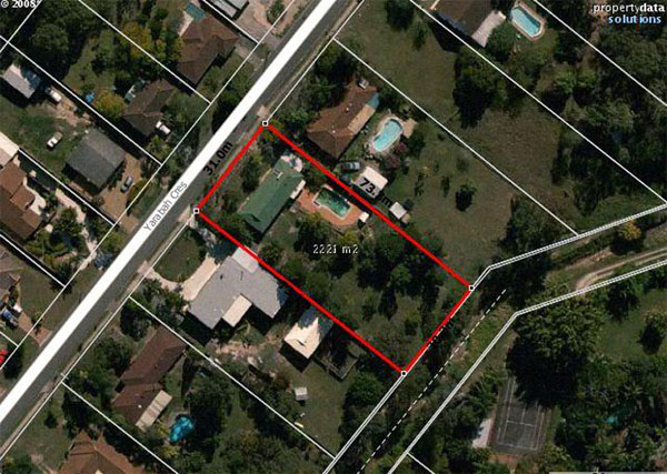 EXCELLENT INVESTMENT OPPORTUNITY - REFURBISH OR BUILD DUPLEXES Picture 1