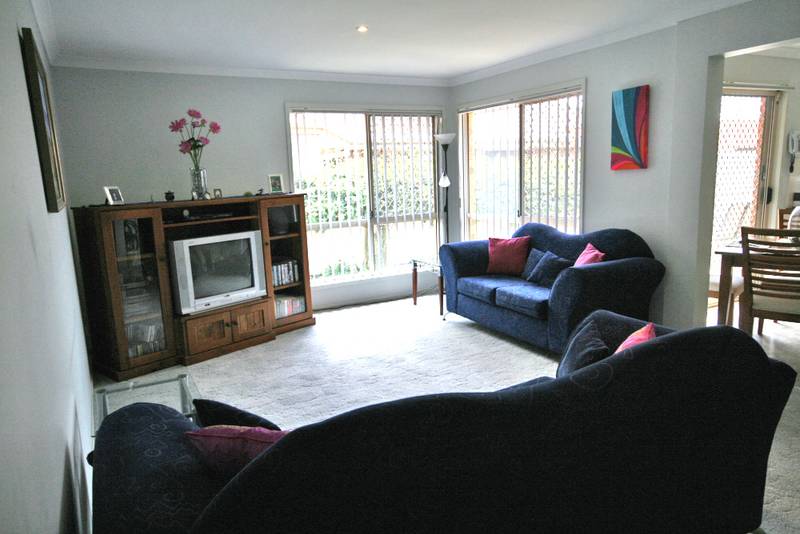 YOU WILL WANT TO LIVE HERE. Picture 2