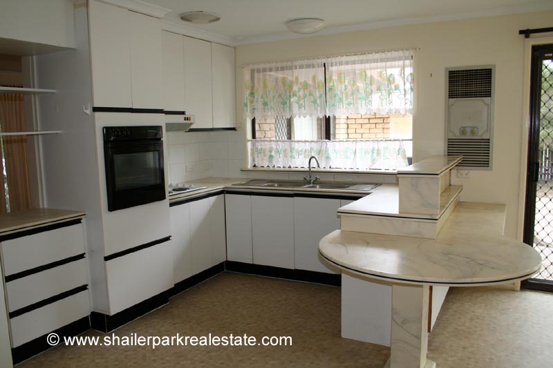 Walk to The Hyperdome Picture 3