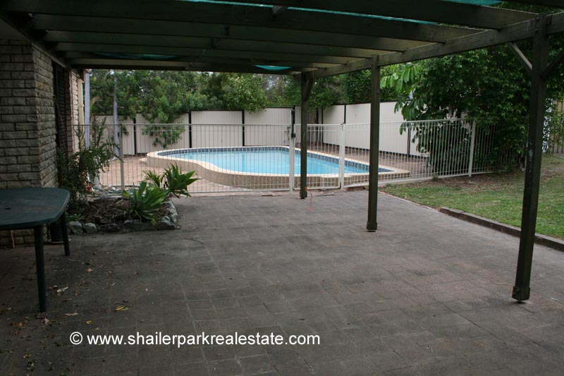 Walk to The Hyperdome Picture 1