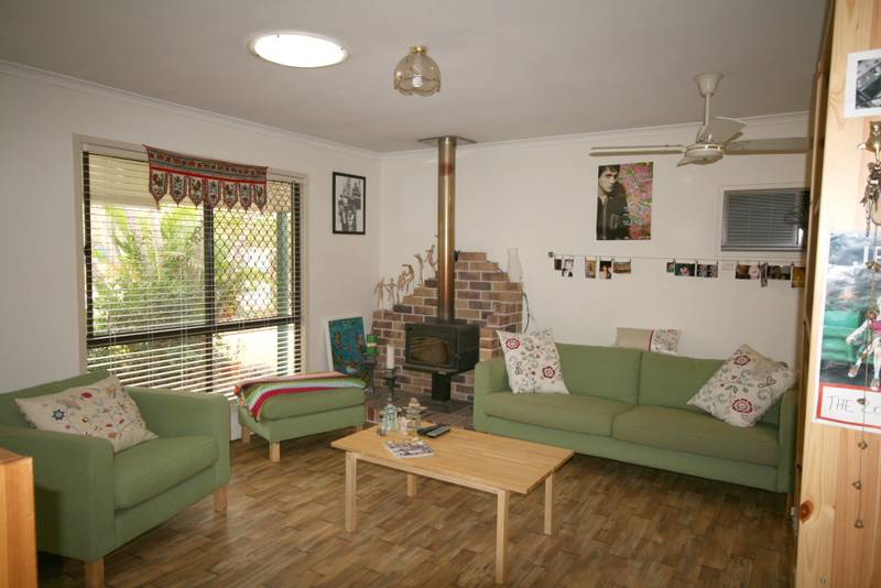 CUTE AS BUTTON Picture 2