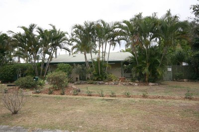 CUTE AS BUTTON Picture