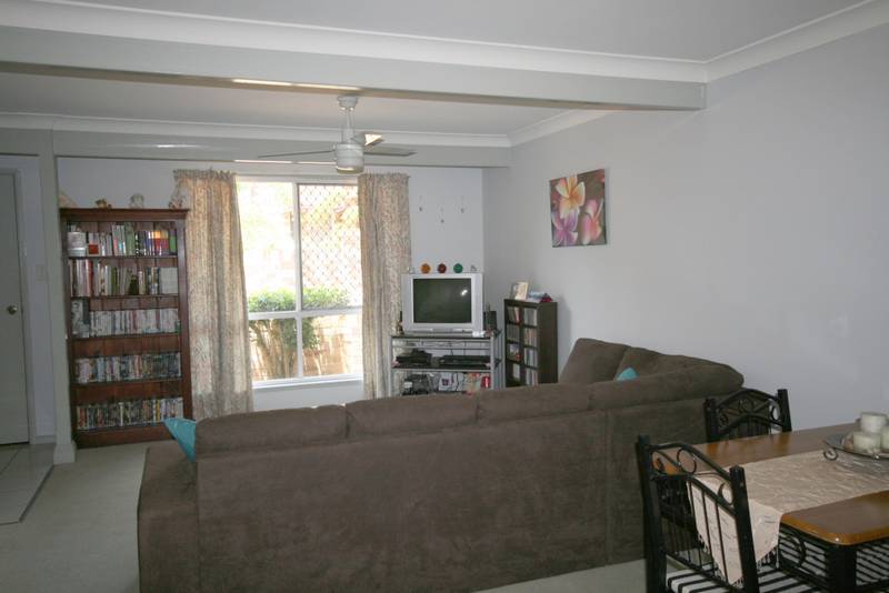 SECURED ESTATE - EASY SPACES TO LIVE IN. Picture 3