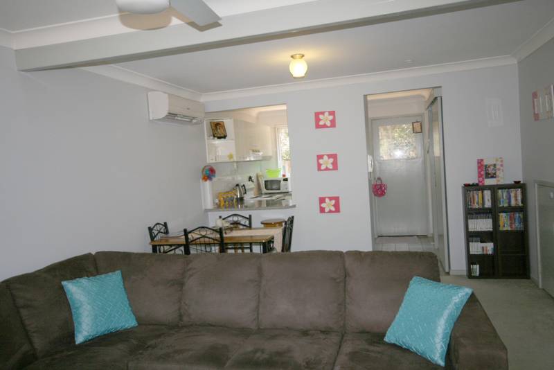 SECURED ESTATE - EASY SPACES TO LIVE IN. Picture 2