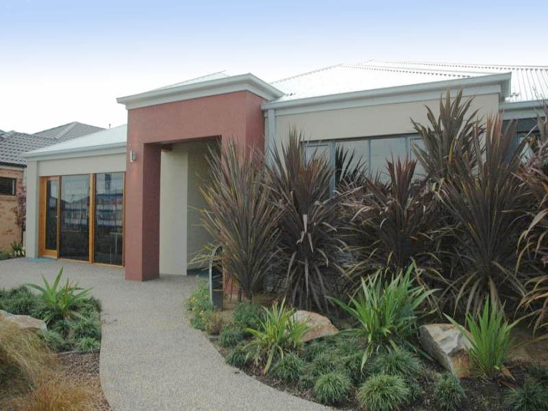 Four bedroom Family Home in Woodleigh Waters Estate Picture 1