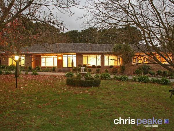 LIFESTYLE LIVING ON 1 ACRE Picture 2