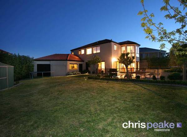 POOLSIDE LIVING ON ALMOST 1/4 ACRE Picture