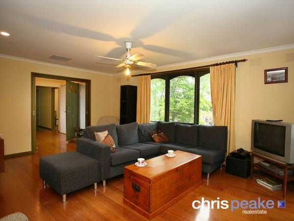 WALK TO THE VILLAGE! Picture