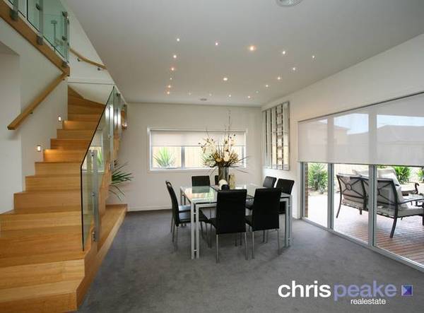 LUXURIOUS LIVING Picture