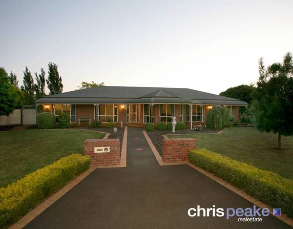 ALLURING, FAMILY
LIVING Picture