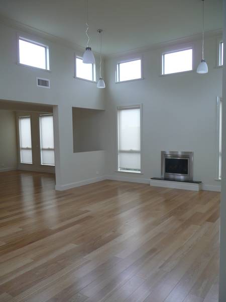 GOLD CLASS TOWNHOUSE!!!! Picture 2