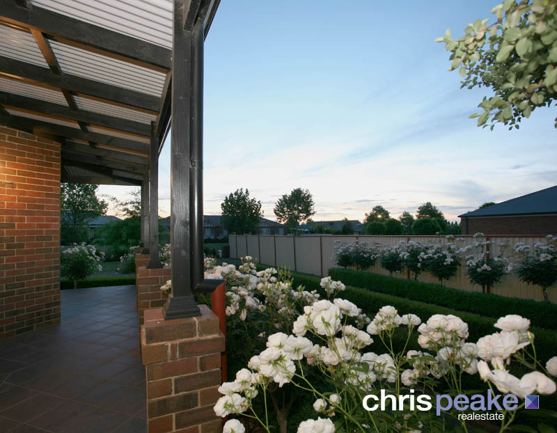 FOR THE LADIES AND THE TRADIES... Picture 2