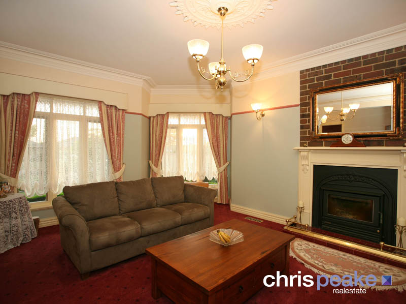 FOR THE LADIES AND THE TRADIES... Picture 3