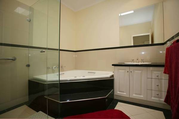 Freshly Painted & New Carpets...... Picture Freshly Painted & New Carpets...... Picture