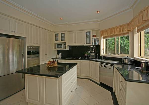 Freshly Painted & New Carpets...... Picture Freshly Painted & New Carpets...... Picture