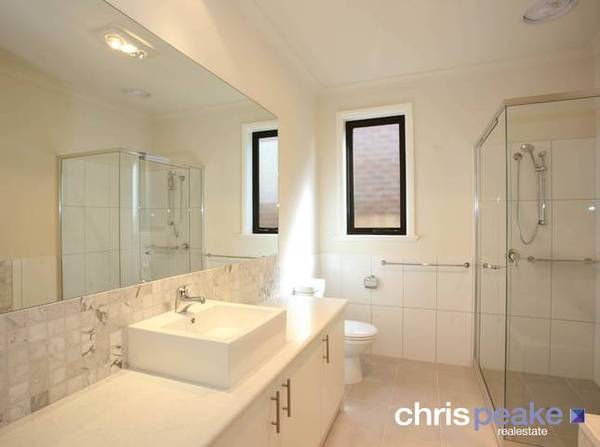 Exclusive & Low Maintenance Picture 3