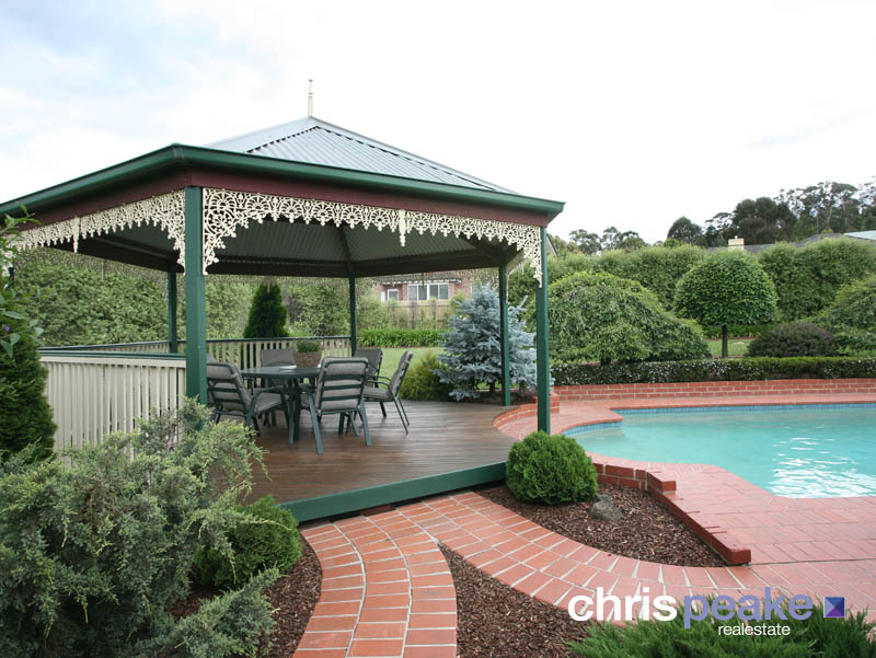 ½
AN ACRE OF PURE BLISS! Picture 3