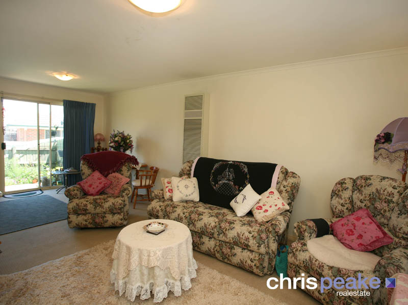 SIX OF ONE, HALF A DOZEN OF THE OTHER Picture 3