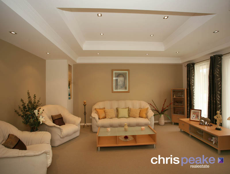 SMART AND STYLISH Picture 3