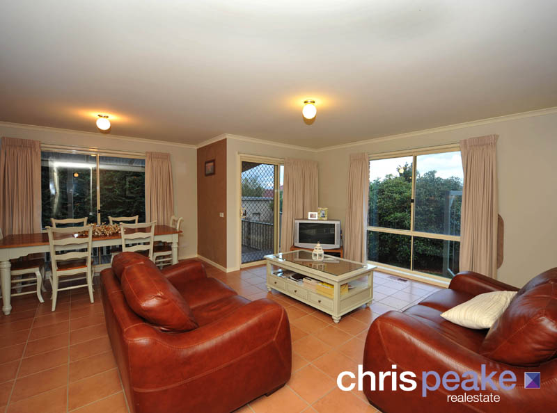 CAMELLIA COTTAGE Picture 3