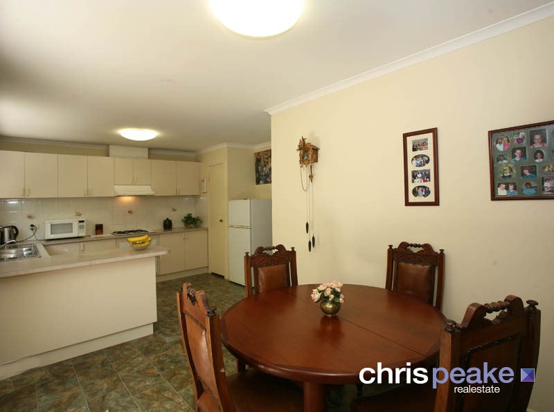 ***Garden & Lawn Maintenance included in the rent.*** Picture