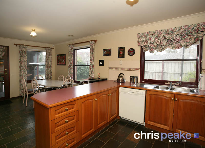 GOLDEN OPPORTUNITY Picture 3