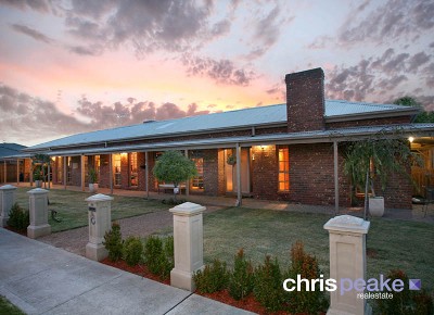 SOLID BRICK HOME ON 1196M2 BLOCK! Picture