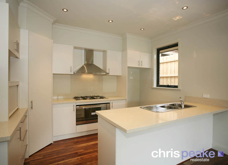 MODERN ELEGANCE Picture 3