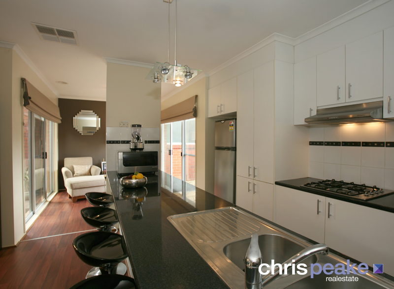 SMALL ON BUDGET, BIG ON STYLE Picture 3