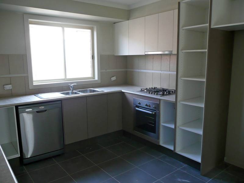 SPACIOUS RENOVATED 4 BEDROOM FAMILY HOME Picture