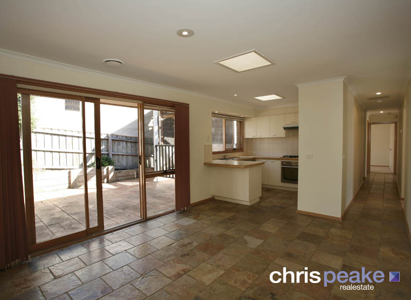 THE CENTRE OF CONVENIENCE Picture 3