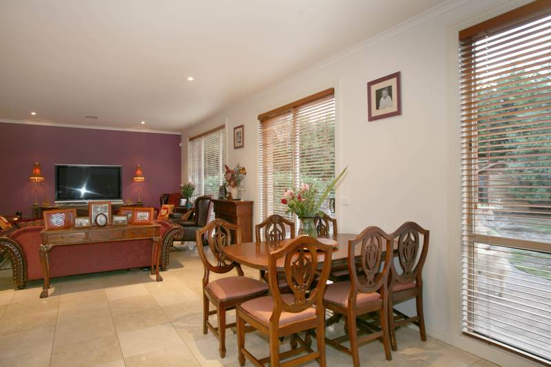 ULTIMATE EXECUTIVE LIFESTYLE IN BERWICK SPRINGS ESTATE Picture ULTIMATE EXECUTIVE LIFESTYLE IN BERWICK SPRINGS ESTATE Picture