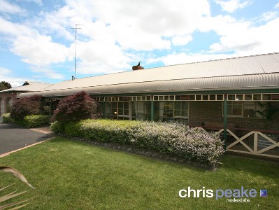 LOVE THE LOCATION - LOVE THE LIFESTYLE Picture