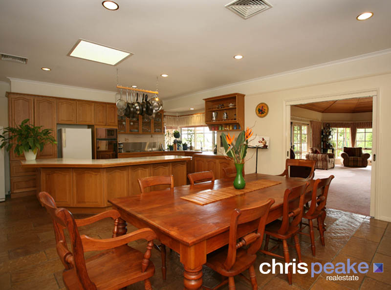 LOVE THE LOCATION - LOVE THE LIFESTYLE Picture 2