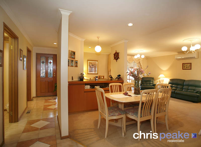 PERFECTION PERSONIFIED! Picture 2