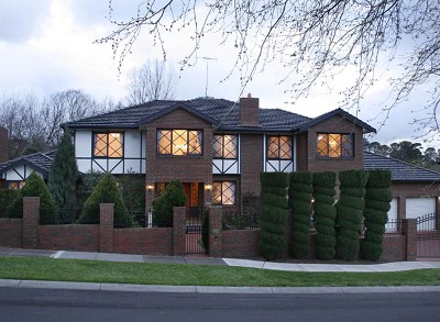 A GRAND TUDOR MANOR Picture