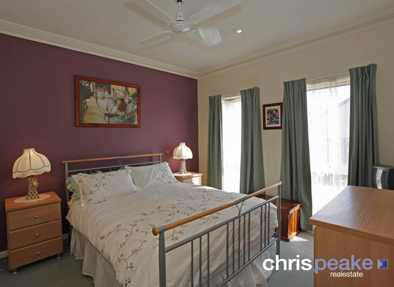 LOADS OF APPEAL Picture 3