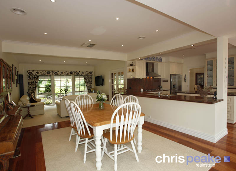 LIVING THE ACREAGE LIFESTYLE Picture 3