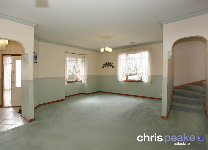 PRETTY AS A PICTURE Picture 2