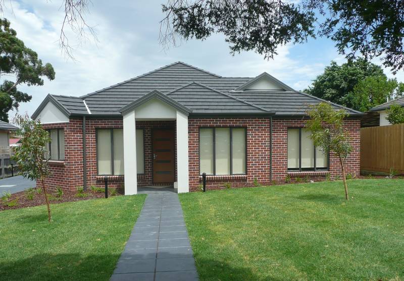 BRAND NEW TOWNHOUSE Picture 1