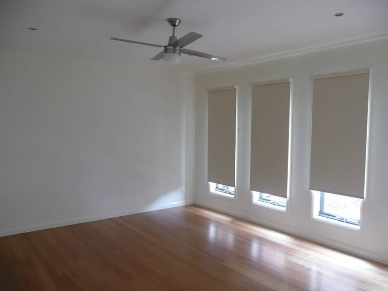 TOWNHOUSE WITH EXTRAS Picture 3