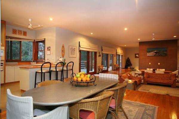 CREATIVE & CAPTIVATING Picture 3