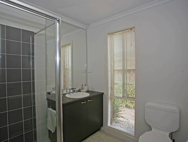 A SIMPLY FANTASTIC POSITION Picture 3