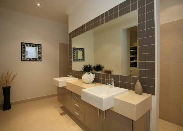 A TOUCH OF ELEGANCE Picture 3