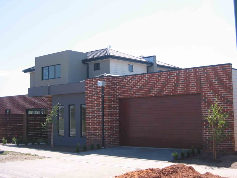 Modern Townhouse! Picture 1