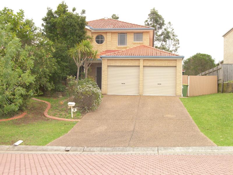 PLENTY OF ROOM Picture 1